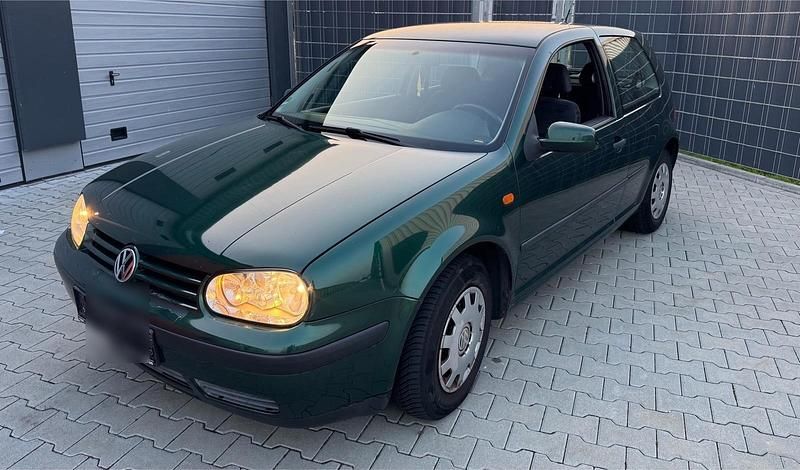 Grün Gebraucht 1998 VW Golf IV Kleinwagen | 2.050 € (Fairer Preis) - Bild 1/4