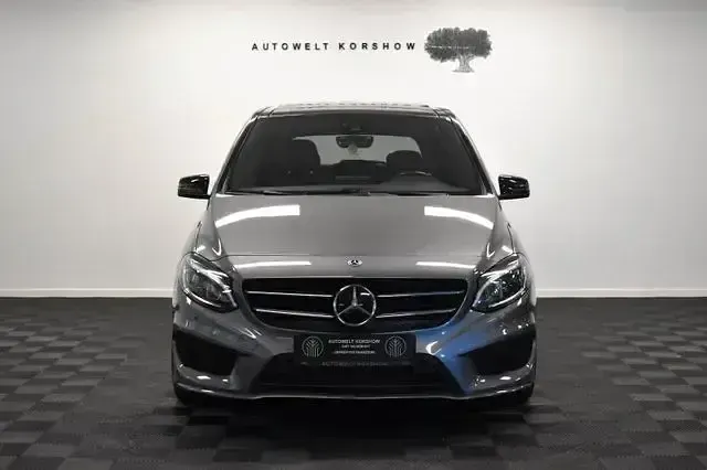 Gebraucht Mercedes B250 AMG line 211 PS (155 kW) 2018 Grau Van / Kleinbus