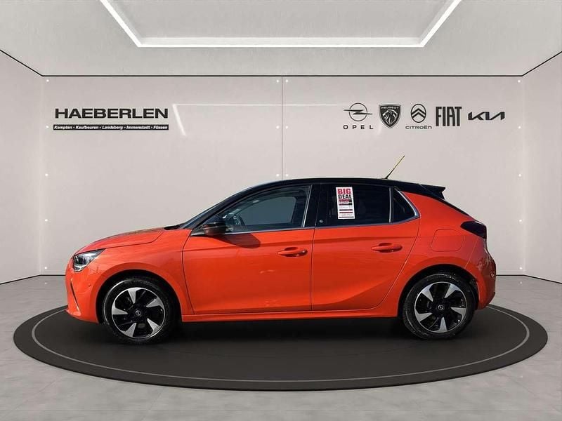 Gebraucht Opel Corsa-e Elegance 100 kW (136 PS) 2022 Power orange/dynamik orange Kleinwagen