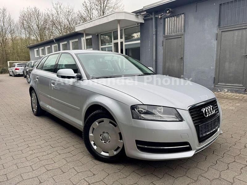 Gebraucht Audi A3 Attraction 125 PS (91 kW) 2010 Silber Kleinwagen