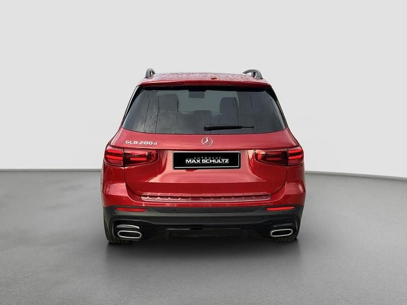 Gebraucht Mercedes GLB200 AMG line 150 PS (110 kW) 2025 Rot SUV