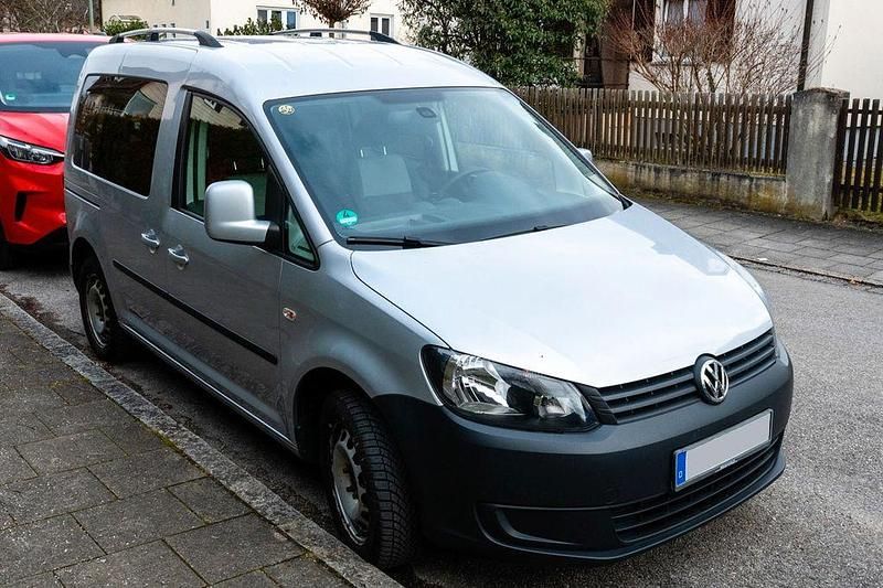 Gebraucht VW Caddy Trendline 86 PS (63 kW) 2014 Silber Van / Kleinbus