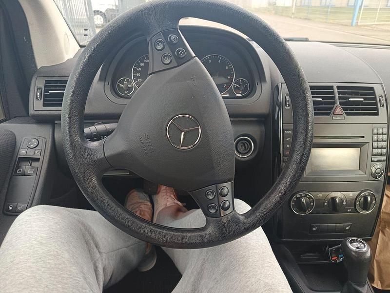 Gebraucht Mercedes A150 95 PS (69 kW) 2008 Schwarz Kleinwagen