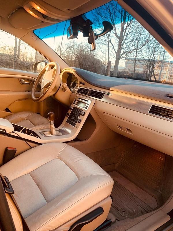 Gebraucht Volvo V70 2009 Gold Kombi
