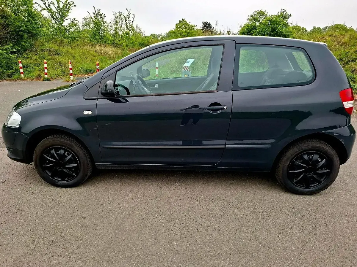 Używany VW Fox 55 KM (40 kW) 2005 Czarny Hatchback
