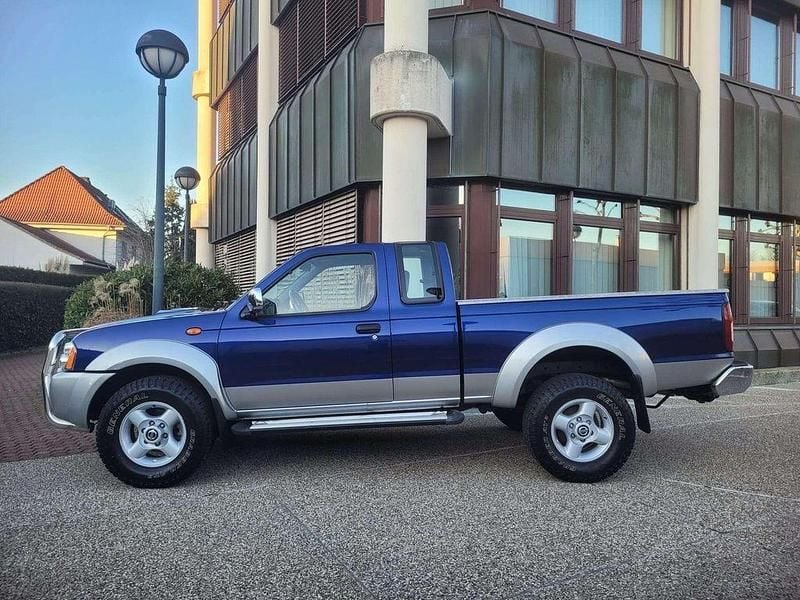 Gebraucht Nissan Navara 133 PS (97 kW) 2004 Blau Pickup