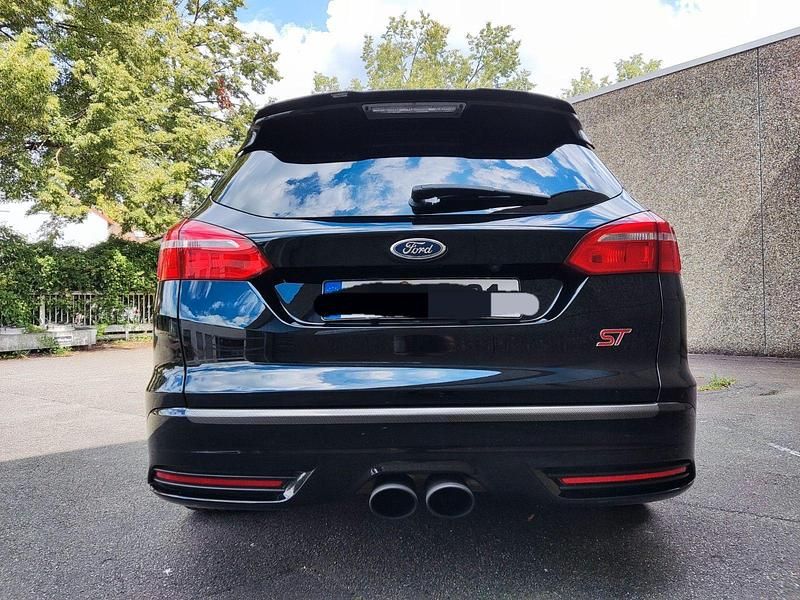 Gebraucht Ford Focus Sport 250 PS (183 kW) 2018 Schwarz Kombi