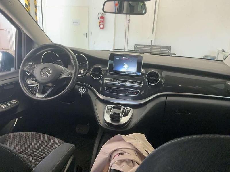 Gebraucht Mercedes V220 Edition 163 PS (119 kW) 2019 Schwarz Van / Kleinbus