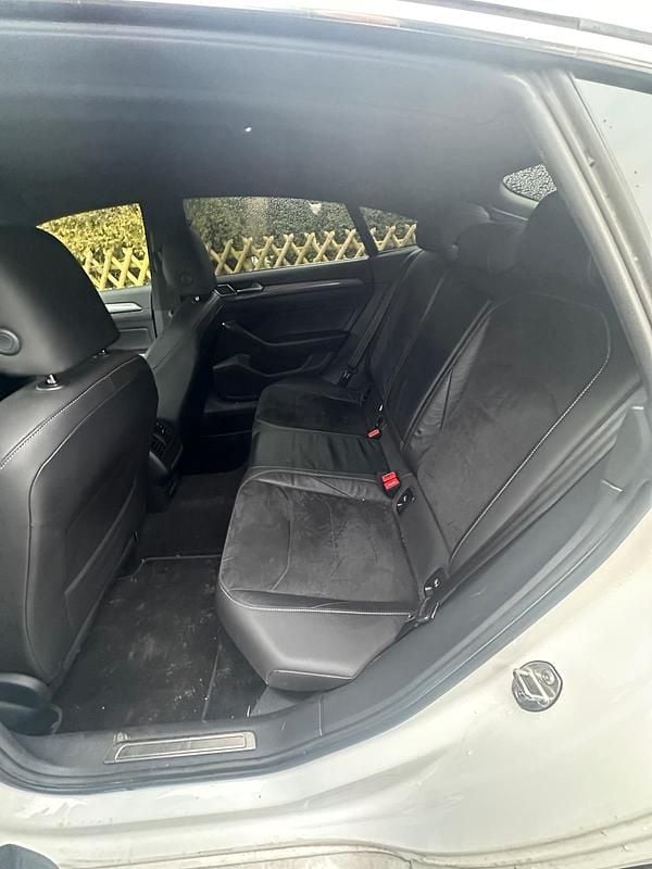 Gebraucht VW Arteon R-line 190 PS (139 kW) 2019 Weiß Kleinwagen