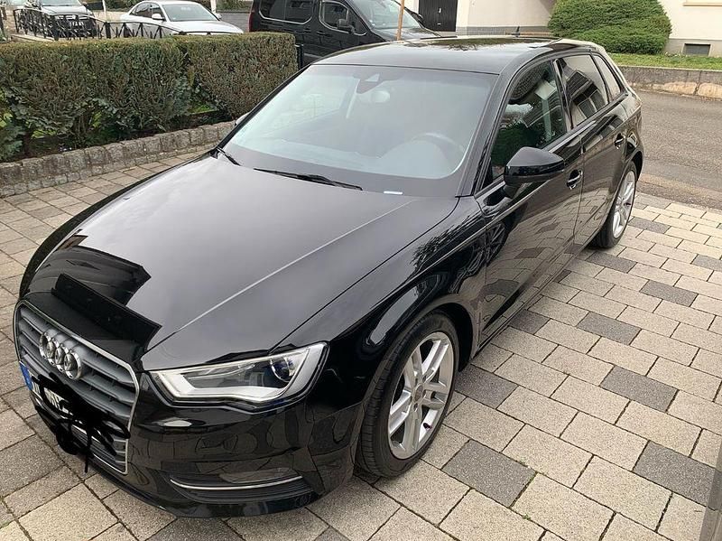Gebraucht Audi A3 Ambiente 150 PS (110 kW) 2015 Schwarz Limousine