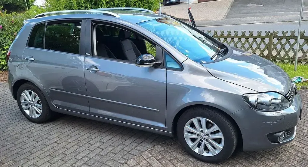 Gebraucht VW Golf Plus Cross Style 122 PS (89 kW) 2011 Silber Van / Kleinbus