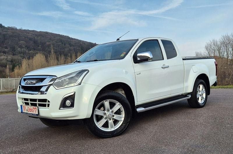 Weiss Gebraucht 2018 Isuzu D-Max SUV | 24.770 € (Fairer Preis) - Bild 1/4