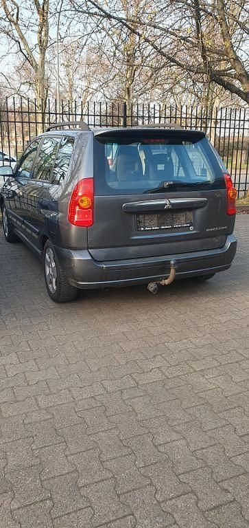 Usado Mitsubishi Space Star 111 HP (81 kW) 2003 Cinzento Monovolume