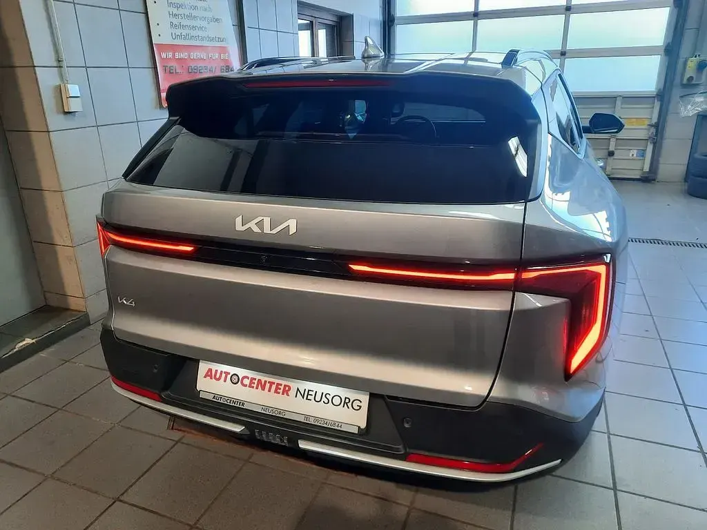 Neu Kia K4 150 PS (110 kW) 2026 Grau Limousine