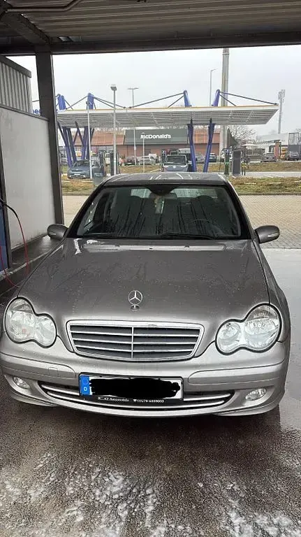 Gebraucht Mercedes C200 Classic 122 PS (89 kW) 2004 Schwarz Limousine
