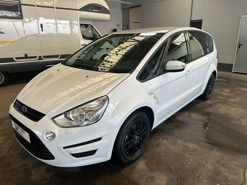 Weiß Gebraucht 2012 Ford S-MAX S Van / Kleinbus | 4.300 € (Superpreis) - Bild 1/4