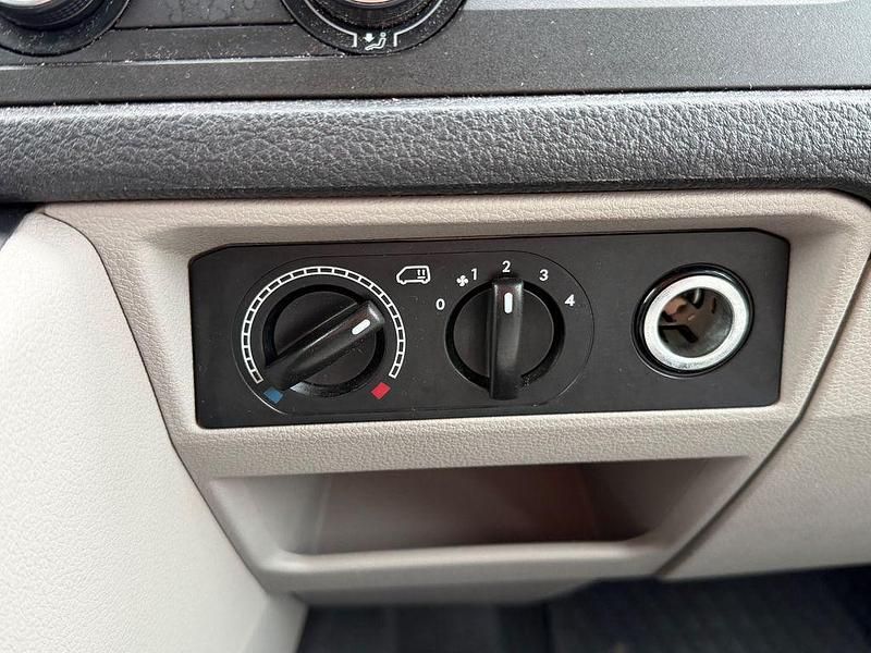 Gebraucht VW Transporter 84 PS (61 kW) 2016 Weiß Van