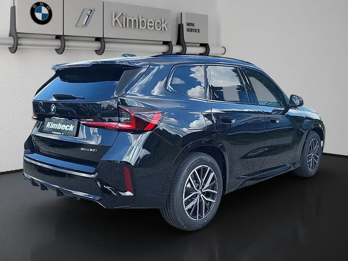 Neu BMW X1 M Sport 170 PS (125 kW) 2026 Saphirschwarz SUV