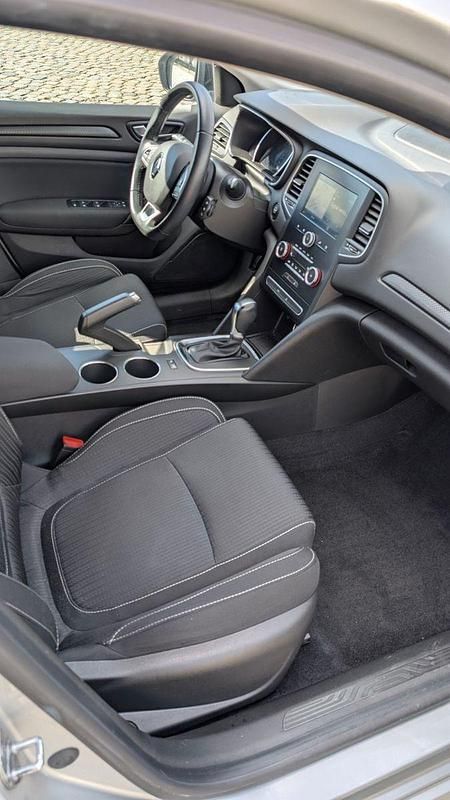 Gebraucht Renault Mégane GrandTour 110 PS (80 kW) 2017 Silber Kombi