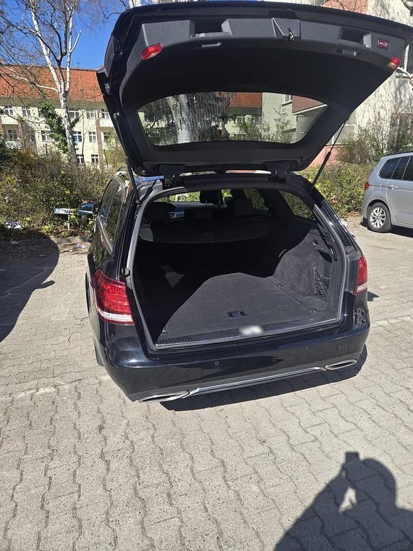 Gebraucht Mercedes E250 Avantgarde 204 PS (150 kW) 2016 Schwarz Kombi