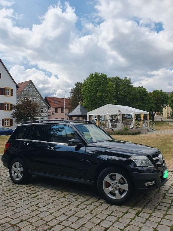 Schwarz Gebraucht 2010 Mercedes GLK250 SUV | 9.400 € (Superpreis) - Bild 1/4
