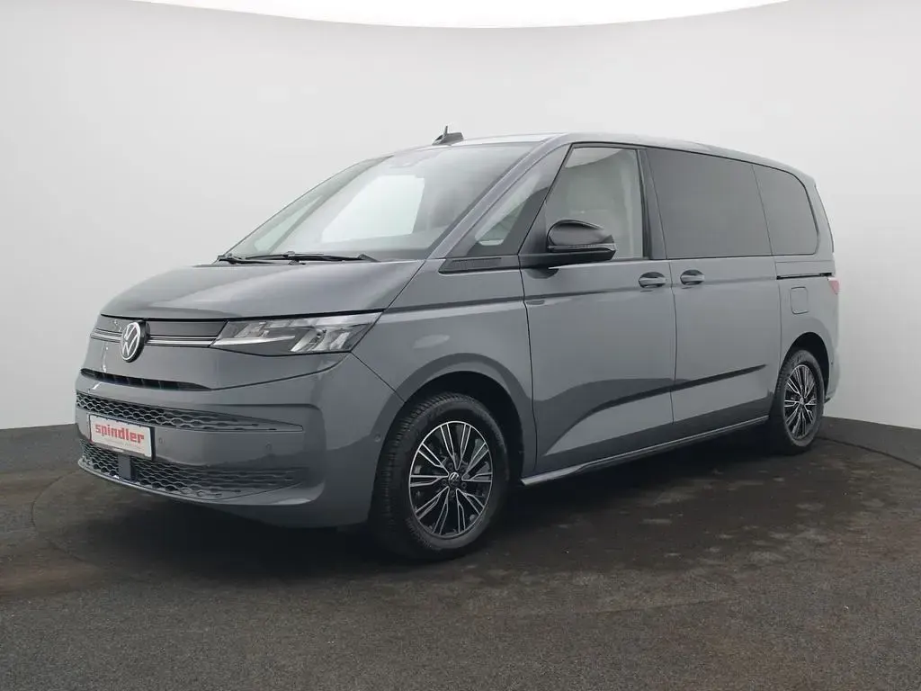 Second-hand VW Multivan Life 150 CP (110 kW) 2025 Gri Monovolum