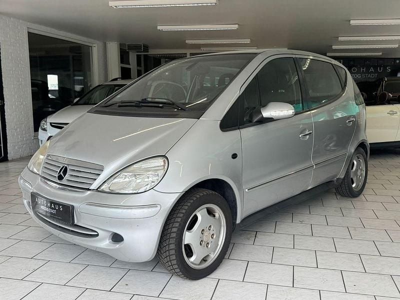 Silber Gebraucht 2004 Mercedes A160 Elegance Van / Kleinbus | 3.499 € (Teuer) - Bild 1/4