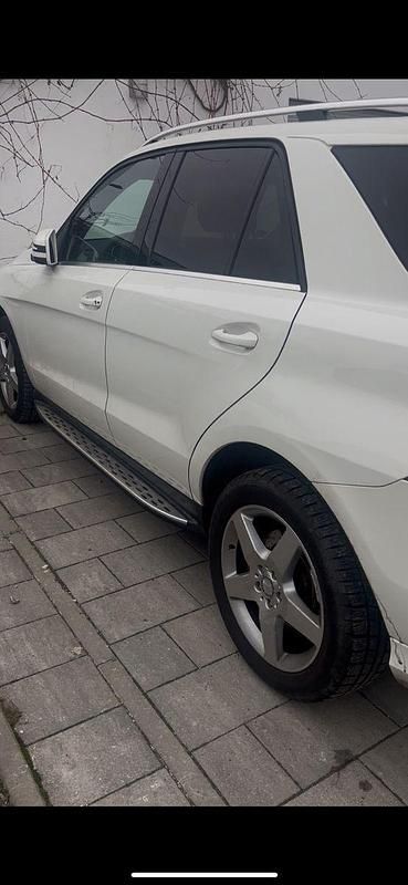 Gebraucht Mercedes ML350 258 PS (189 kW) 2012 Weiß SUV