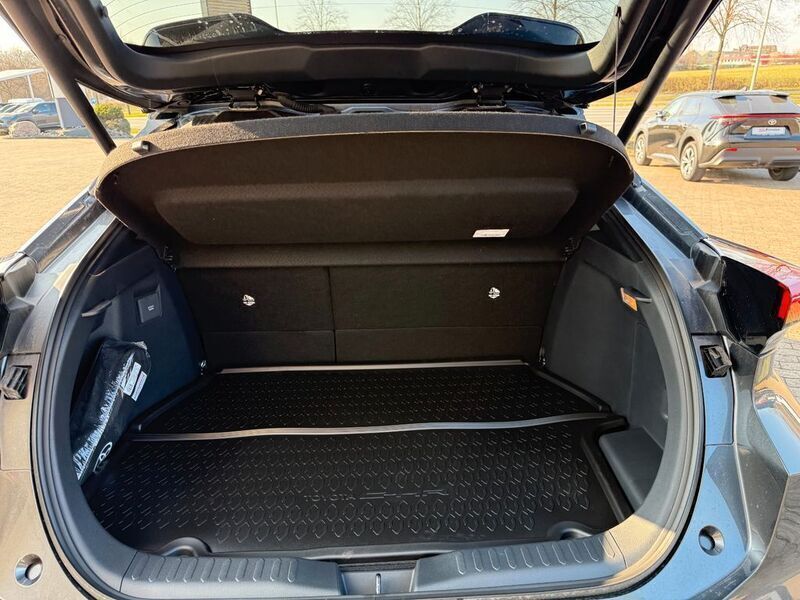 Gebraucht Toyota C-HR 223 PS (164 kW) 2025 Grau SUV