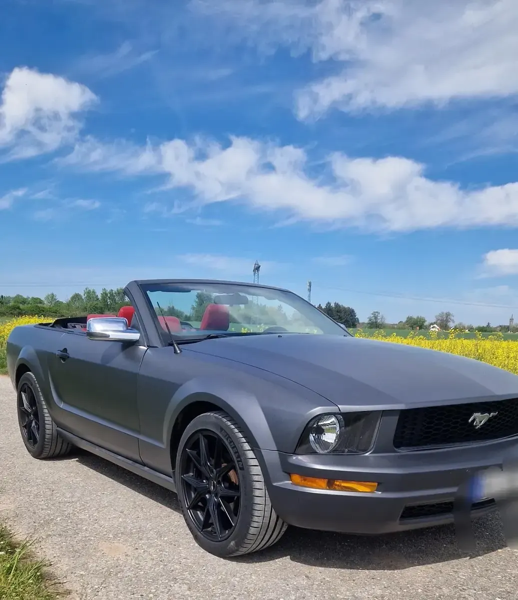 Second-hand Ford Mustang 212 CP (155 kW) 2005 Negru Cabrio