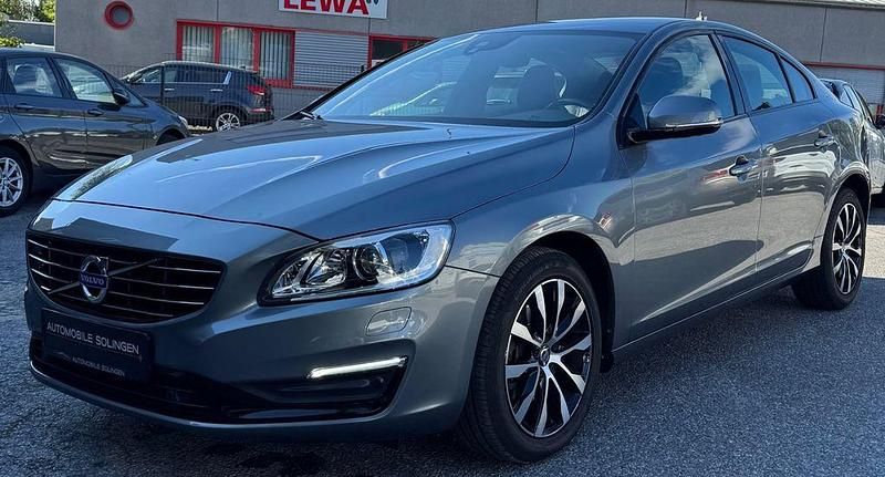 Grau Gebraucht 2018 Volvo S60 Linje Svart Limousine | 15.490 € (Guter Preis) - Bild 1/4
