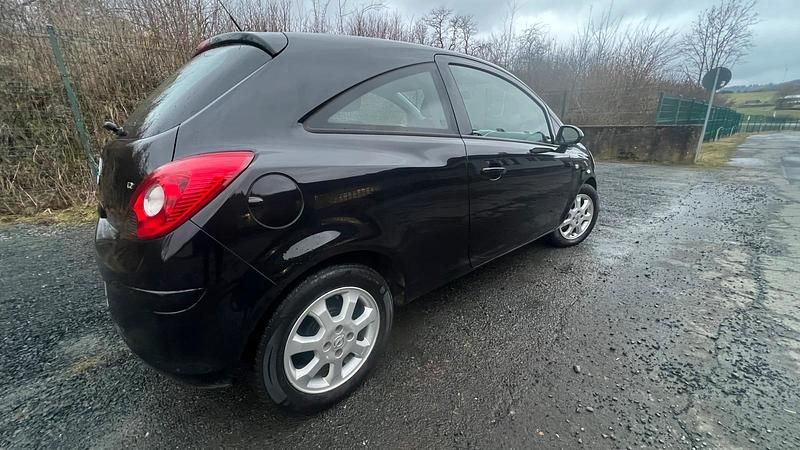 Gebraucht Opel Corsa 80 PS (58 kW) 2008 Schwarz Kleinwagen