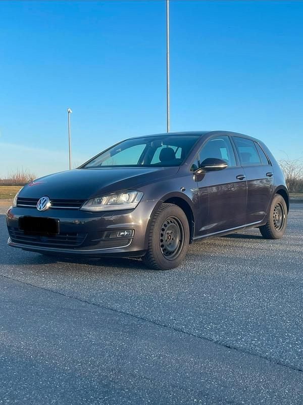 Gebraucht VW Golf VII LOUNGE 110 PS (80 kW) 2015 Andere farben Limousine