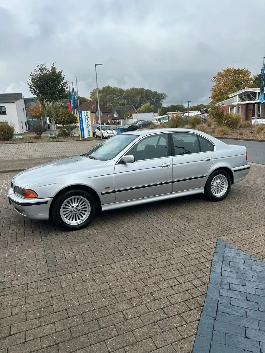 Gebraucht BMW 520 150 PS (110 kW) 1999 Silber Limousine