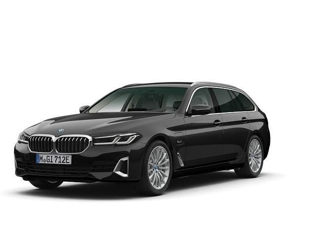 Schwarz Gebraucht 2022 BMW 530e Luxury Line Kombi | 33.930 € (Etwas zu teuer) - Bild 1/4