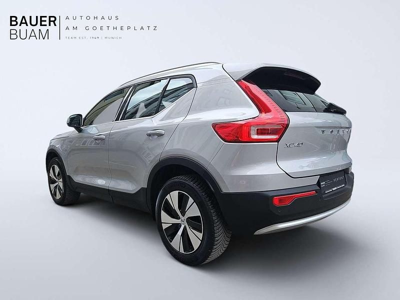 Gebraucht Volvo XC40 Plus 155 PS (114 kW) 2022 Silver dawn / metallic SUV