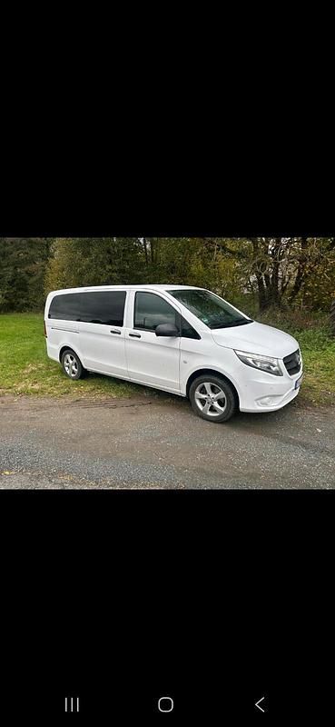 Weiß Gebraucht 2017 Mercedes Vito Van / Kleinbus | 23.650 € - Bild 1/4