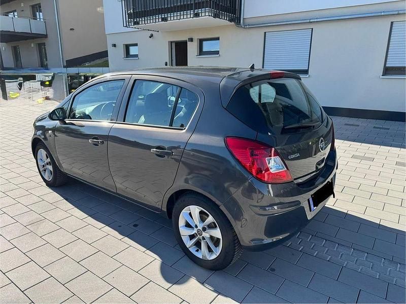 Usado Opel Corsa Energy 86 HP (63 kW) 2014 Cinzento Citadino