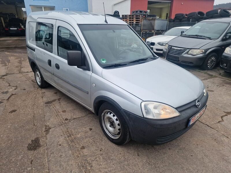 Silber Gebraucht 2003 Opel Combo Van / Kleinbus | 3.200 € (Fairer Preis) - Bild 1/4