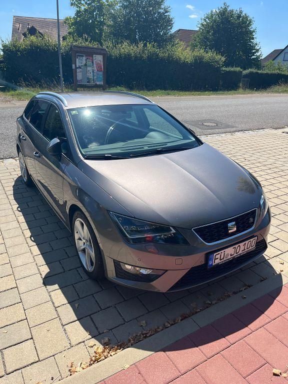 Grau Gebraucht 2015 Seat Leon ST FR Kombi | 8.800 € (Guter Preis) - Bild 1/4