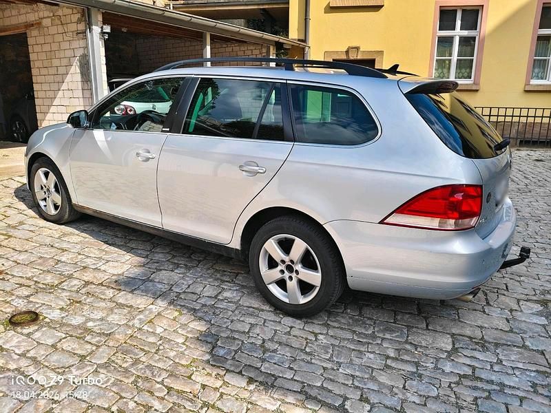 Second-hand VW Golf VI 122 CP (89 kW) 2011 Argintiu Hatchback