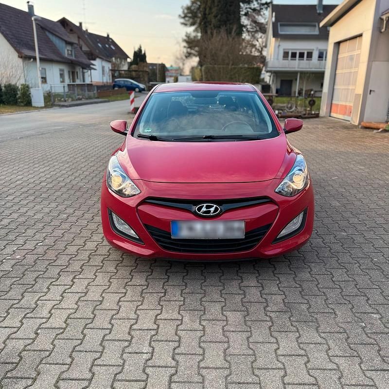 Gebraucht Hyundai i30 99 PS (72 kW) 2014 Limousine