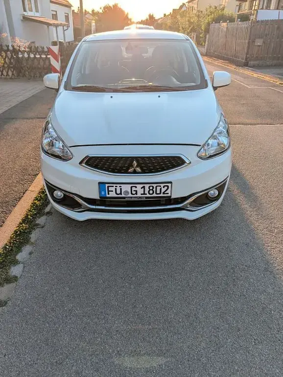 Gebraucht Mitsubishi Space Star 80 PS (58 kW) 2018 Weiß Kleinwagen