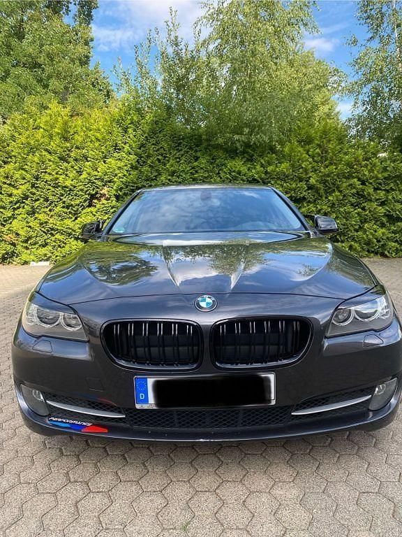 Schwarz Gebraucht 2011 BMW 520 Limousine | 9.500 € (Guter Preis) - Bild 1/4