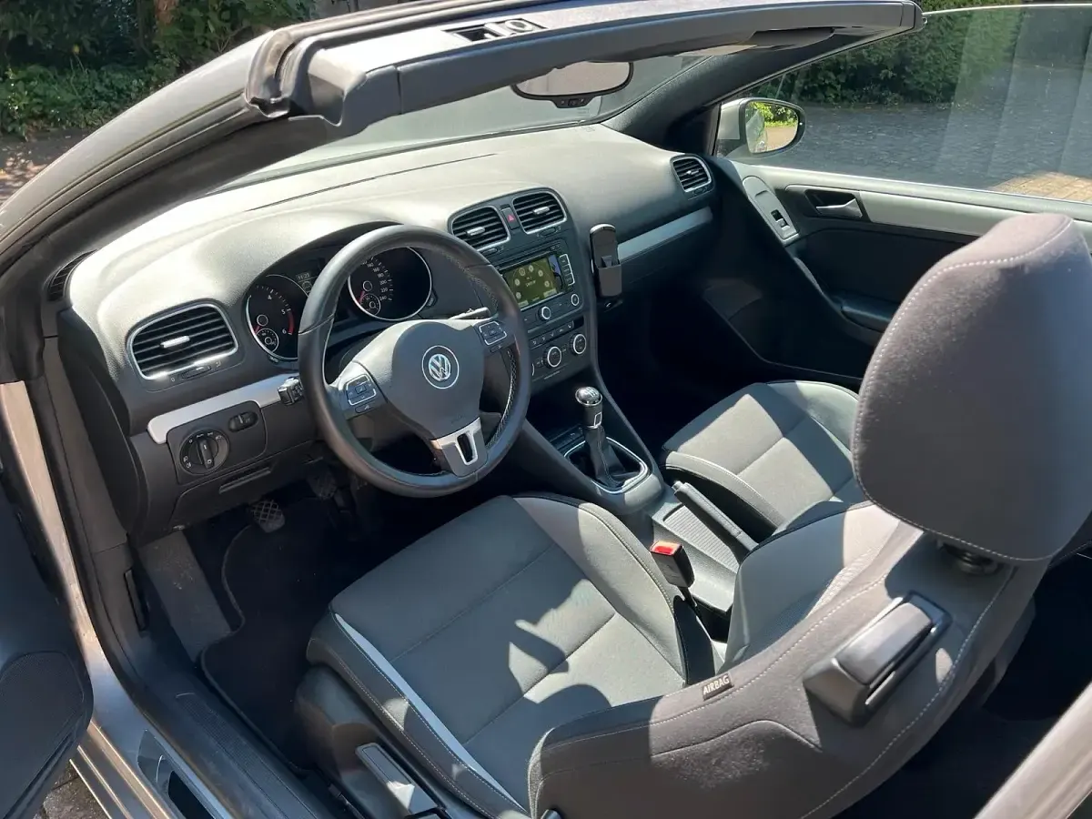 Gebraucht VW Golf Cabriolet Life 140 PS (102 kW) 2015 Silber Cabrio