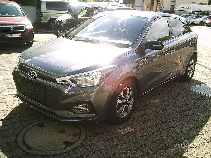 Star dust / met Gebraucht 2020 Hyundai i20 YES! Kleinwagen | 12.600 € (Fairer Preis) - Bild 1/4