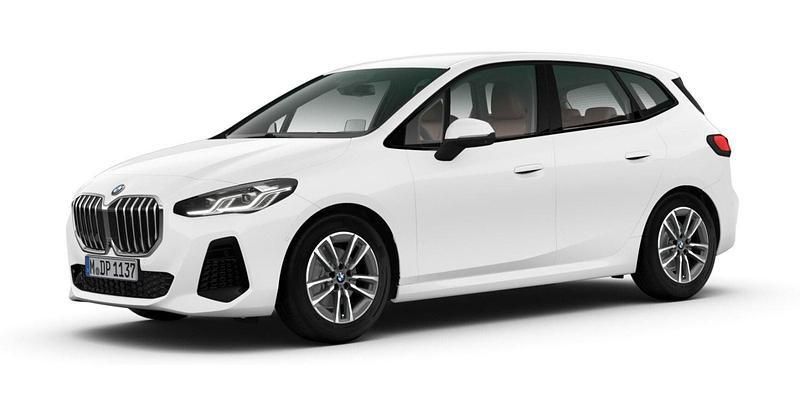 Weiß Gebraucht 2024 BMW 220 Active Tourer Luxury Line Van / Kleinbus | 36.821 € (Teuer) - Bild 1/4