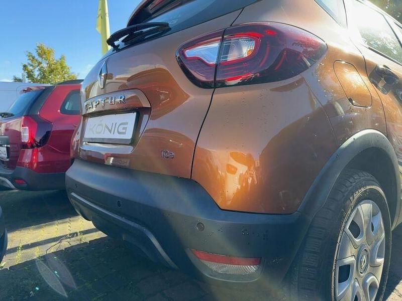 Gebraucht Renault Captur Life 90 PS (66 kW) 2017 Taklamakanorange SUV