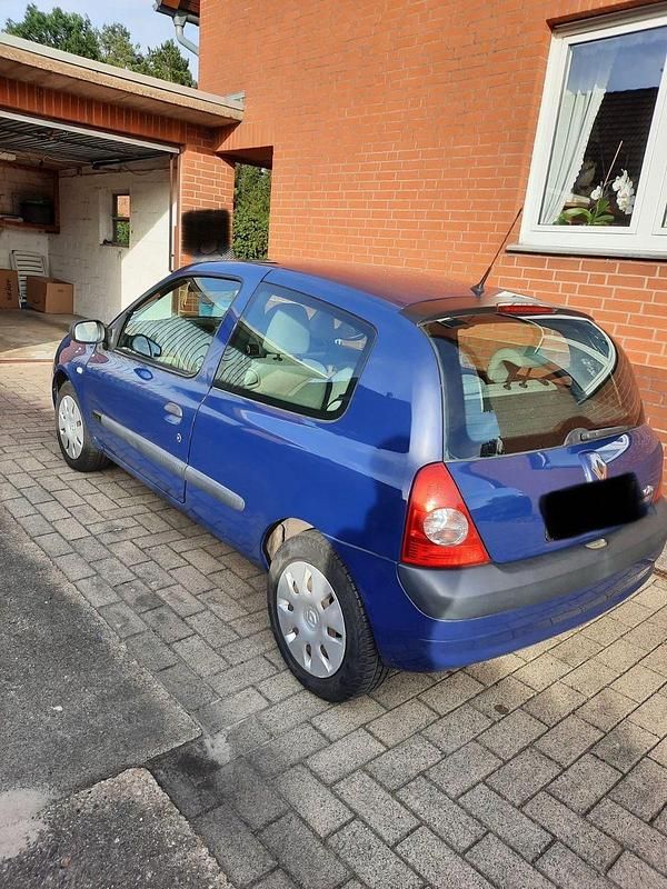 Blau Gebraucht 2006 Renault Clio II Campus Limousine | 1.500 € (Fairer Preis) - Bild 1/3