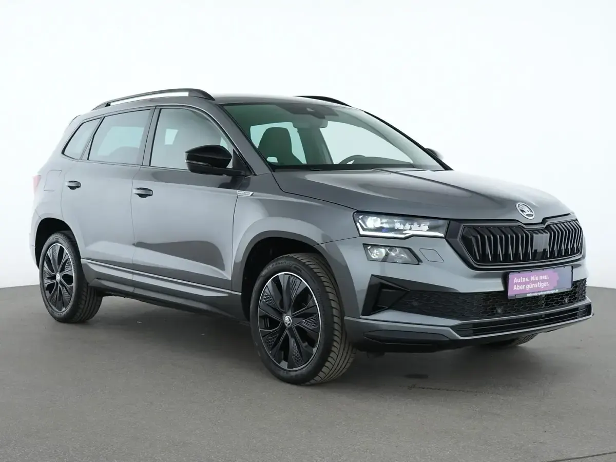 Gebraucht Skoda Karoq SportLine 150 PS (110 kW) 2024 Graphite grau SUV